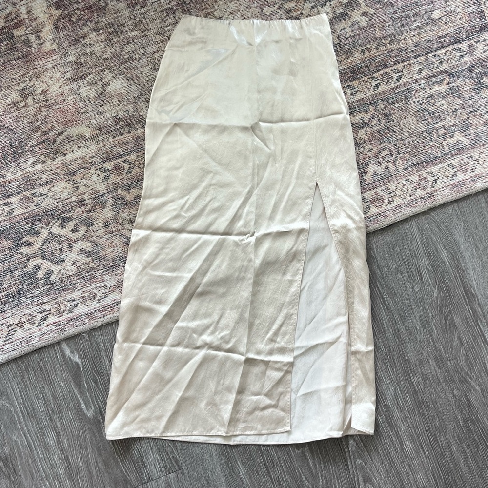 Aritzia Babaton Side Slit Satin Skirt